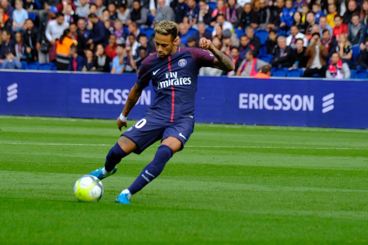 世界杯小组赛国际足联就强行把姆巴佩哈兰德凑一块（世界杯小组抽签，国际足联硬把姆巴佩和哈兰德分到一组）