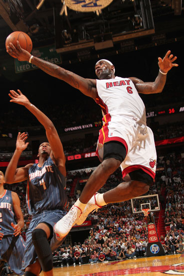 CBA新赛季还未开打已有教练下课？传同曦老帅被替代（CBA新季未开锣先换帅？传同曦老帅已被取代）