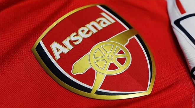 掘金约基奇豪取三双末节爆发（掘金核心约基奇轰三双 末节统治全场）