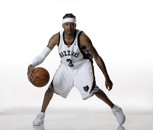 马斯坦托诺：亚马尔现在比我强；维尼修斯对阿隆索道过歉（马斯坦托诺：现阶段亚马尔更胜我一筹；维尼修斯已向阿隆索致歉）